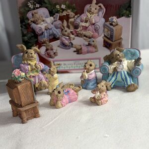 Vintage Bunny Family Set 7 Pc Resin Figurines TV Living Room Scene w/ Box READ